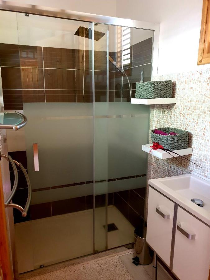Gite 4 Etoiles, La Vieille Sucrerie St Claude Guadeloupe, Jacuzzi Spa Privatif, Vue Exceptionnelle Sur La Mer Des Caraibes باس تير المظهر الخارجي الصورة